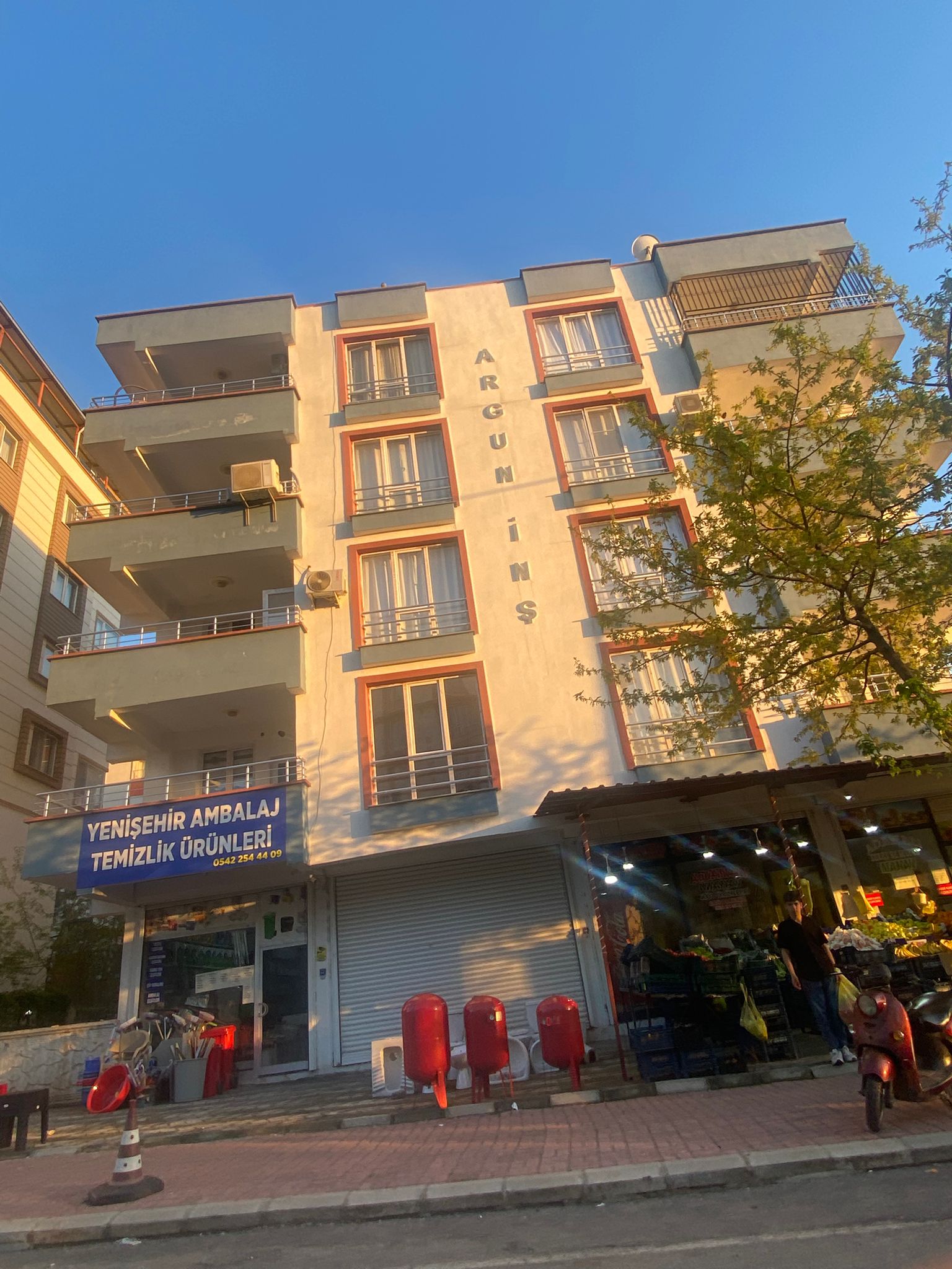 Siverek yenişehir mahallesi 8 daire  4 iş yeri teslimat 2022